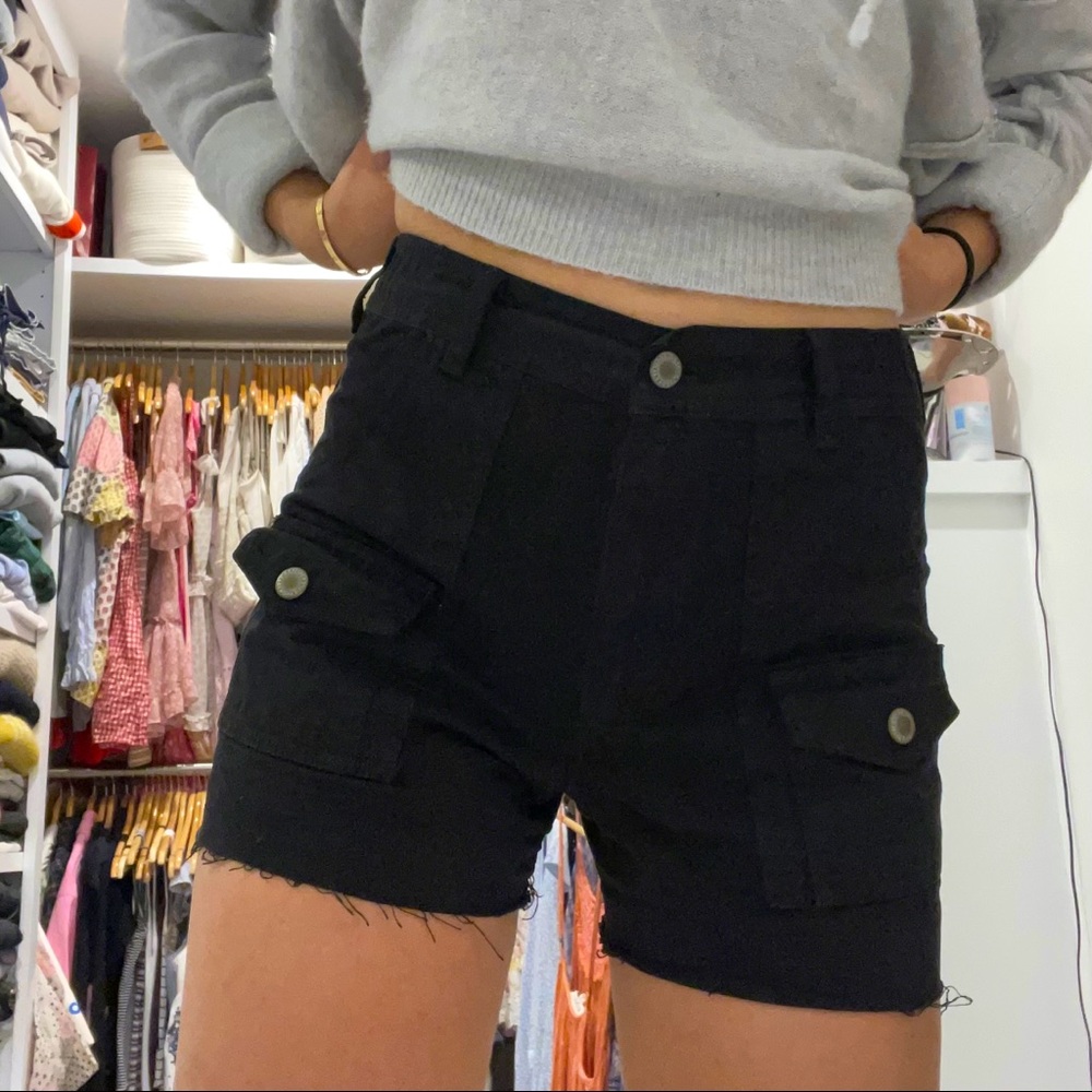 RARE BRANDY MELVILLE CARGO SHORTS